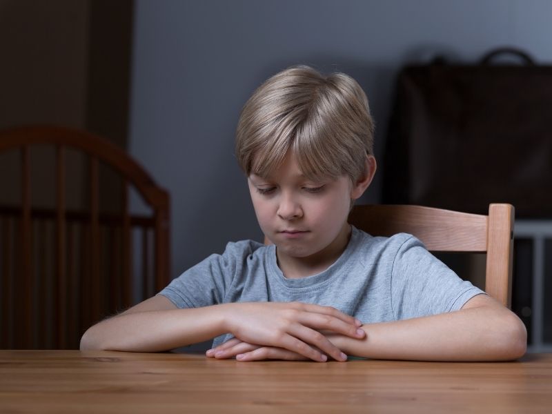 cocuklarda-sosyal-fobinin-nedenleri