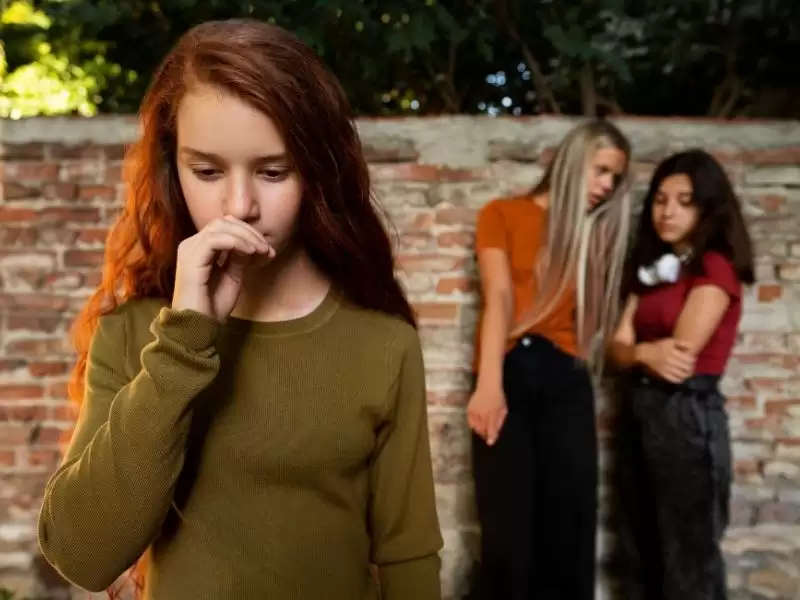 asiri-cekingenlik-ve-sosyal-fobi