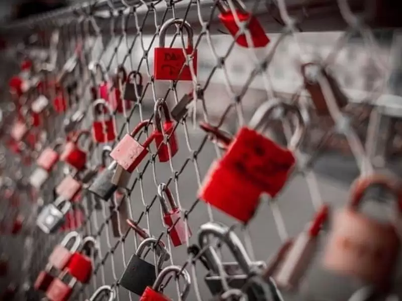 ask-bagimliligina-biz-nasil-yaklasiyoruz